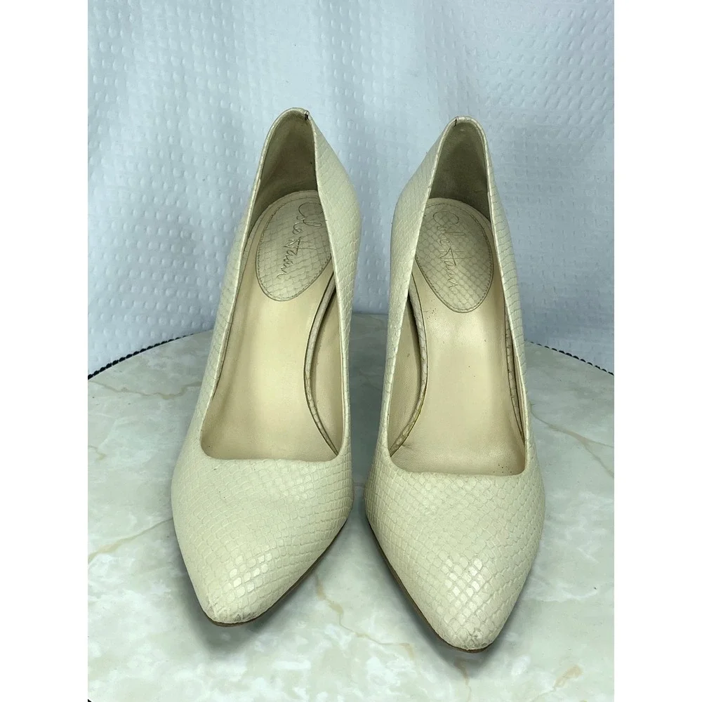 Cole Haan Nike Air Snakeskin Embossed Pumps Womens 8.5 Cream Pointed Toe Heels
